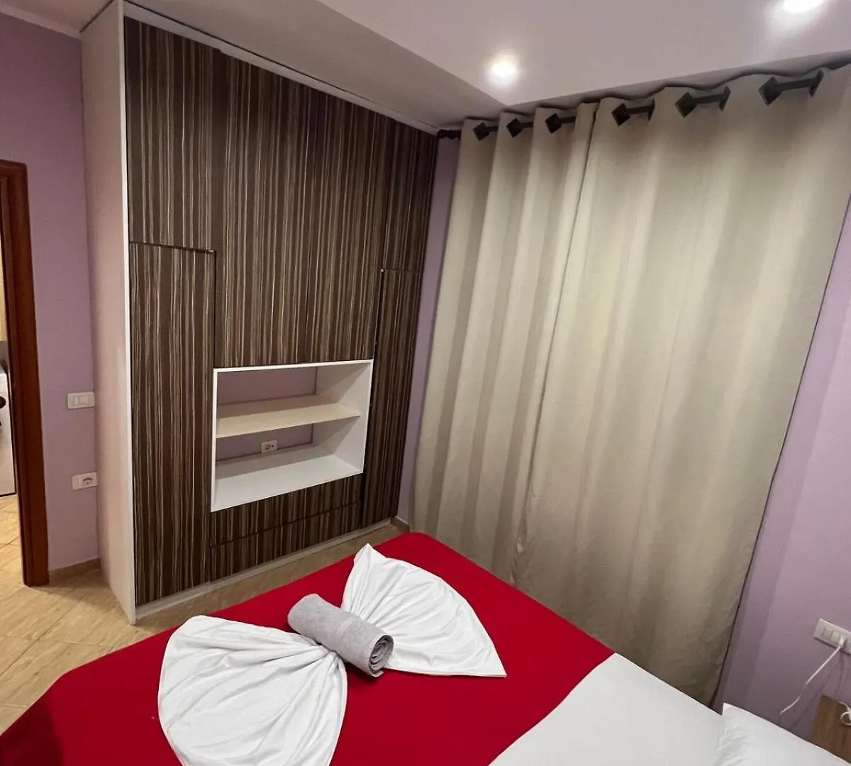 Apartment Near The Beach With Sea View & Balcony Saranda