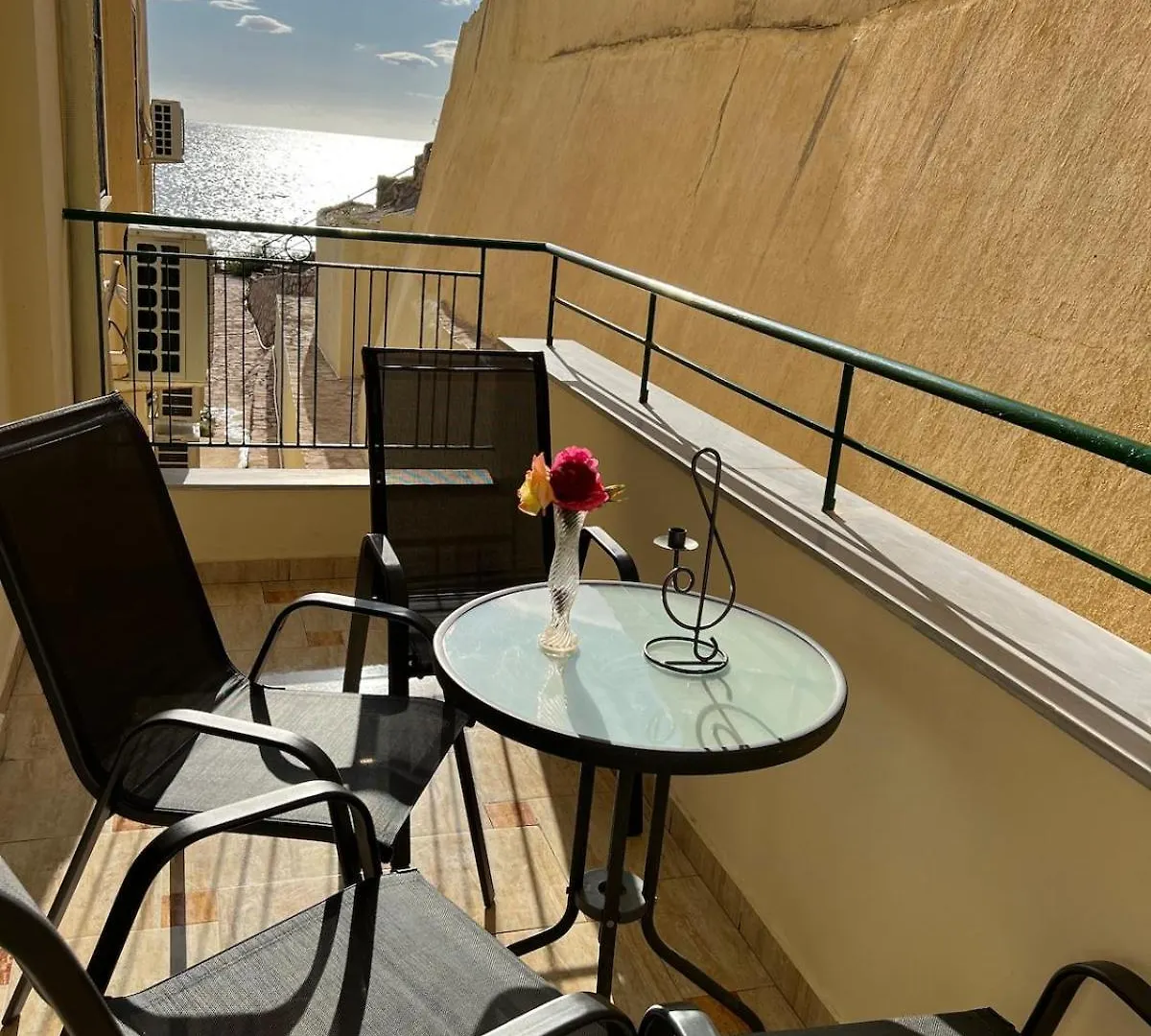 Apartment Near The Beach With Sea View & Balcony Saranda